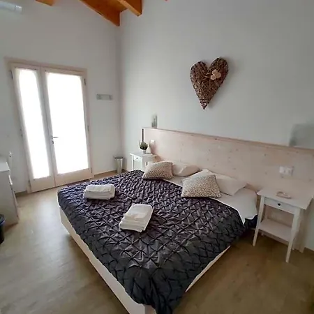 Bed & Breakfast Honey Farm 4*